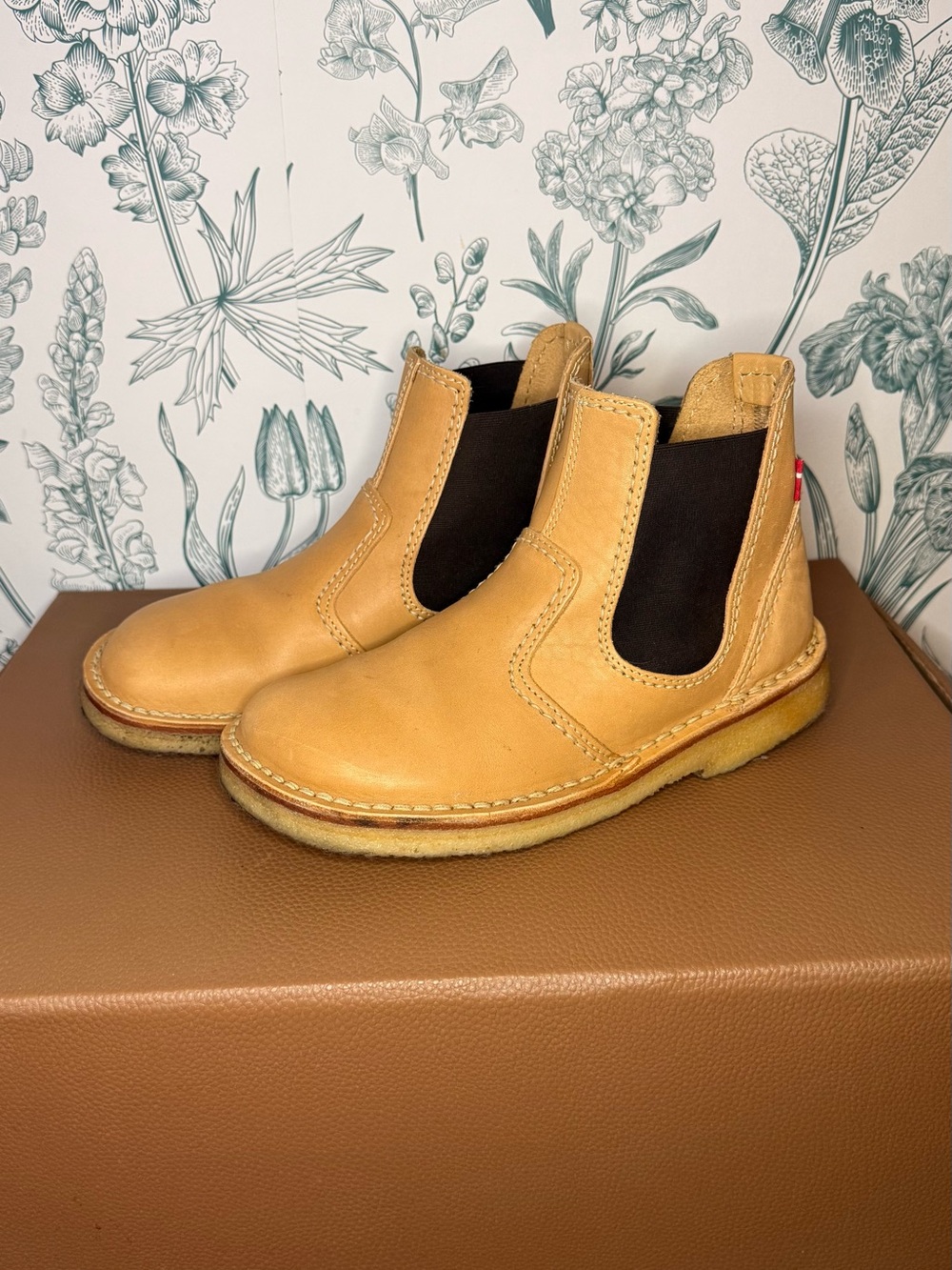 Duckfeet Roskilde Bio - Size 38 (7.5/8) - Only worn twice!